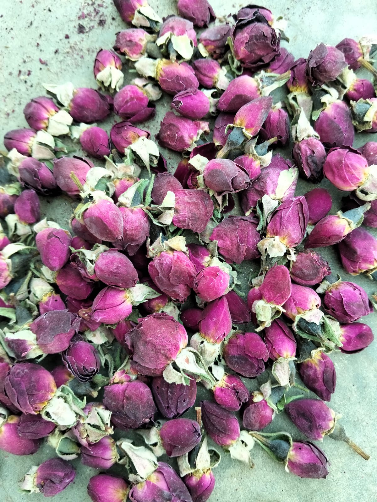 Dried rose petals - SF International Pakistan